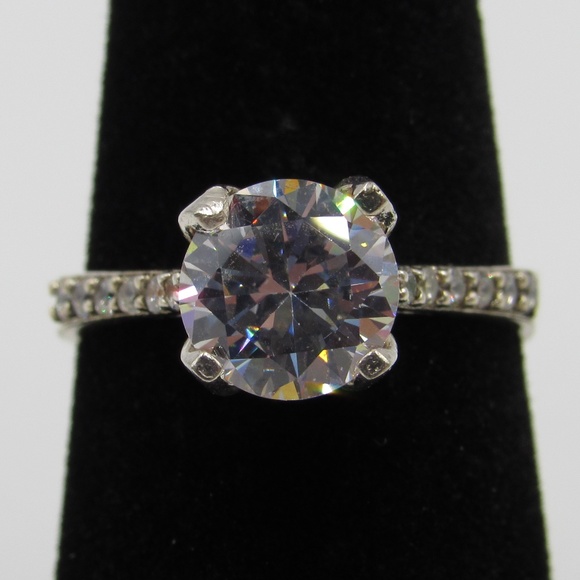 Jewelry - Size 7.5 Sterling Rustic Cubic Zirconia Ring
